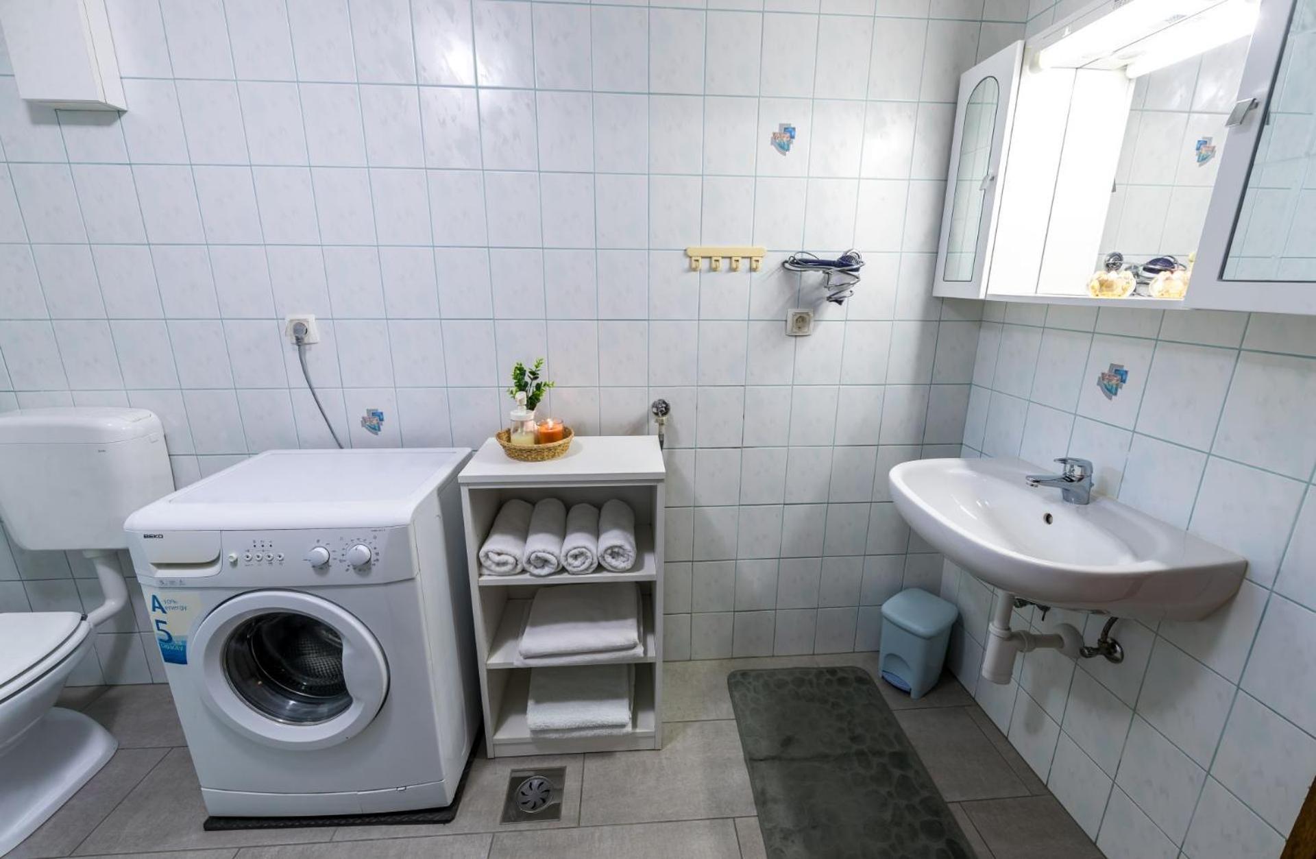 Zimzeleni Apartments Zrece Bagian luar foto