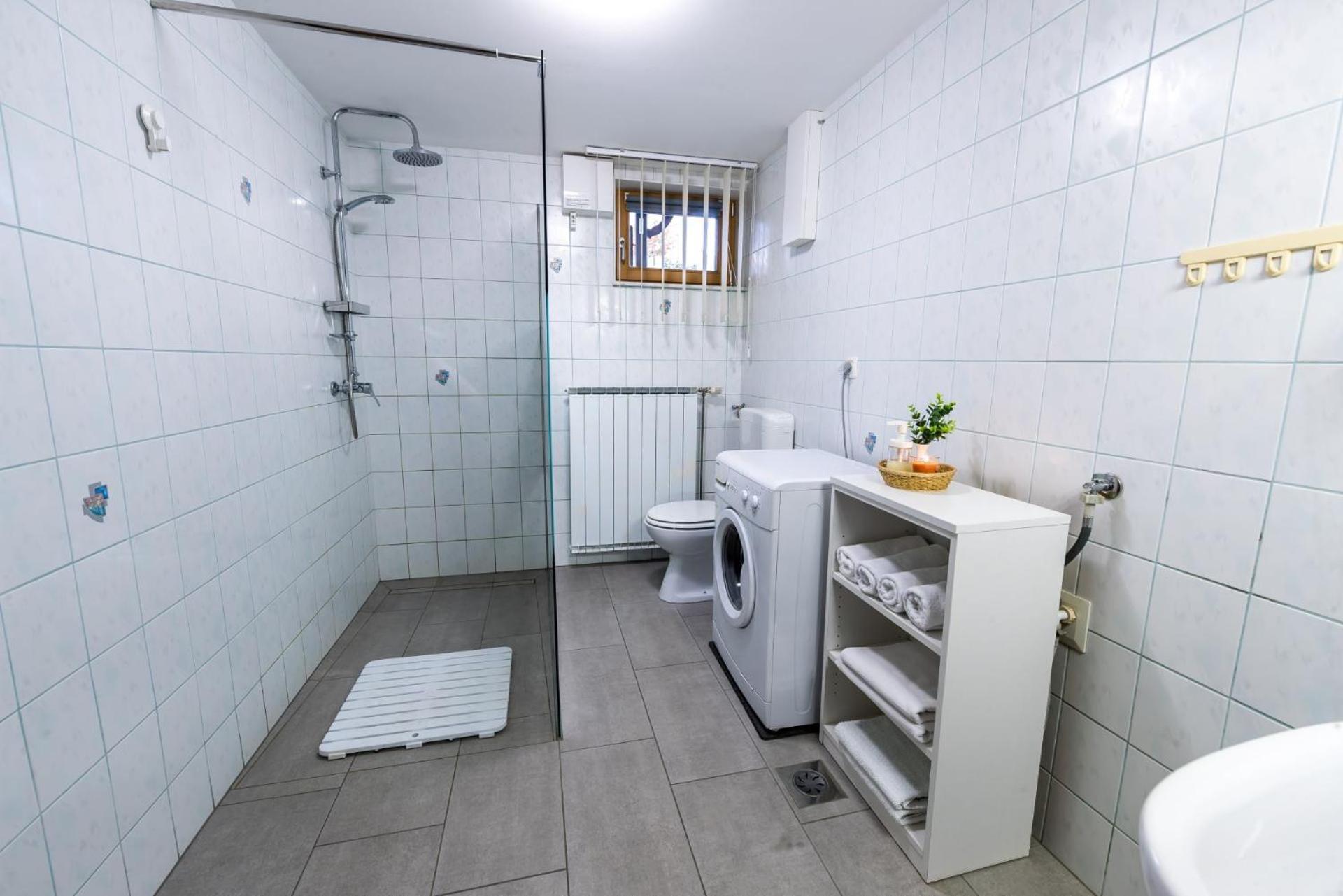 Zimzeleni Apartments Zrece Bagian luar foto