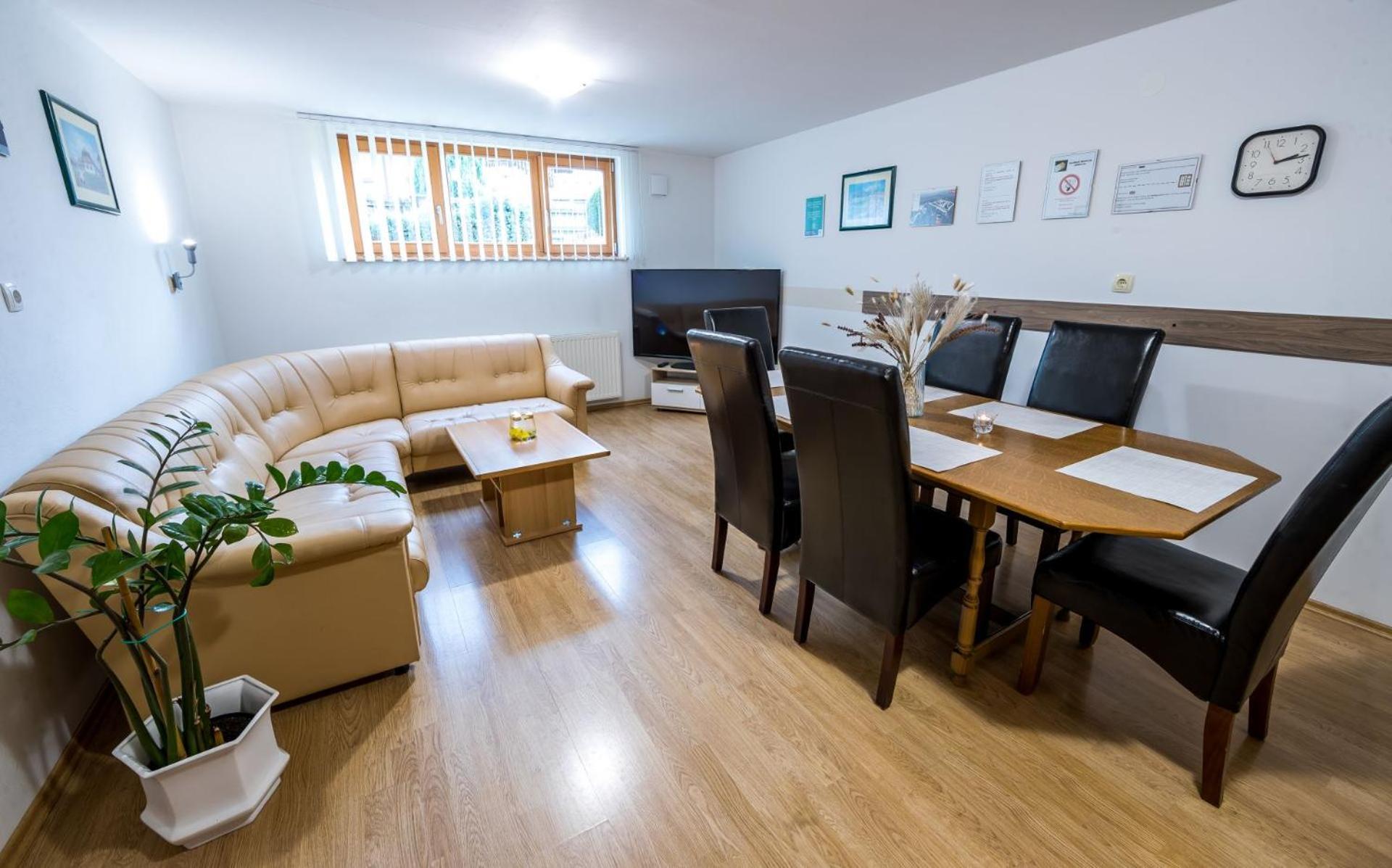 Zimzeleni Apartments Zrece Bagian luar foto