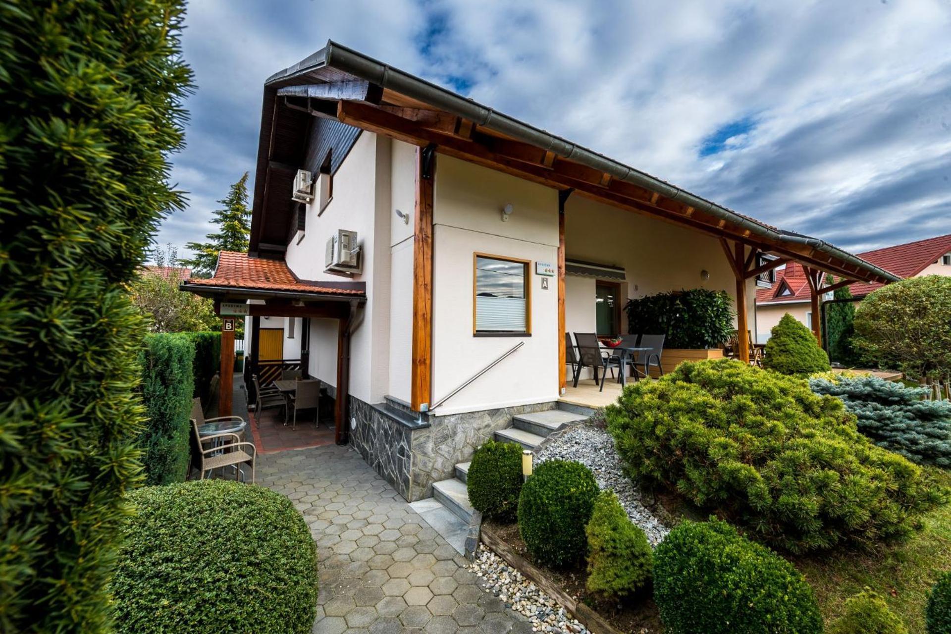 Zimzeleni Apartments Zrece Bagian luar foto